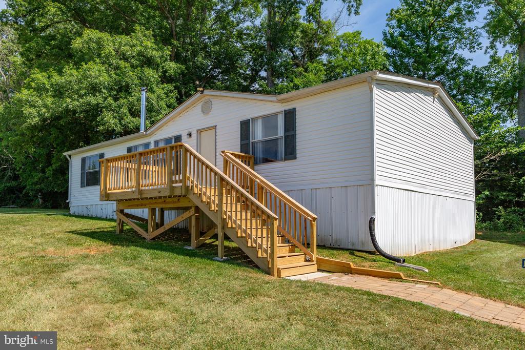 3219 DANBURY CIRCLE