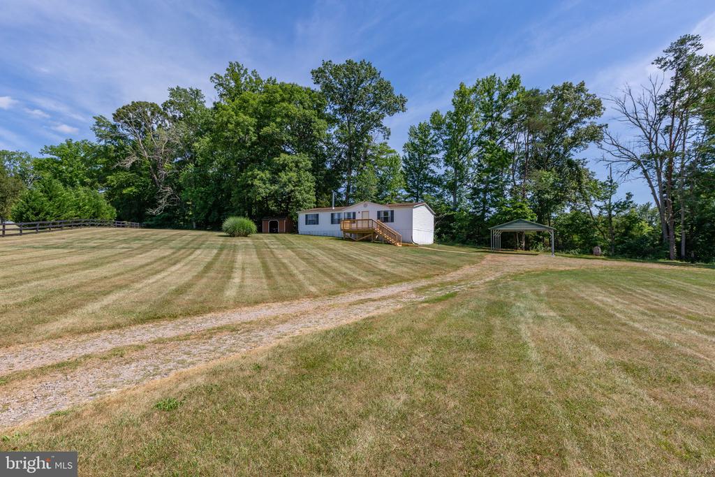 3219 DANBURY CIRCLE