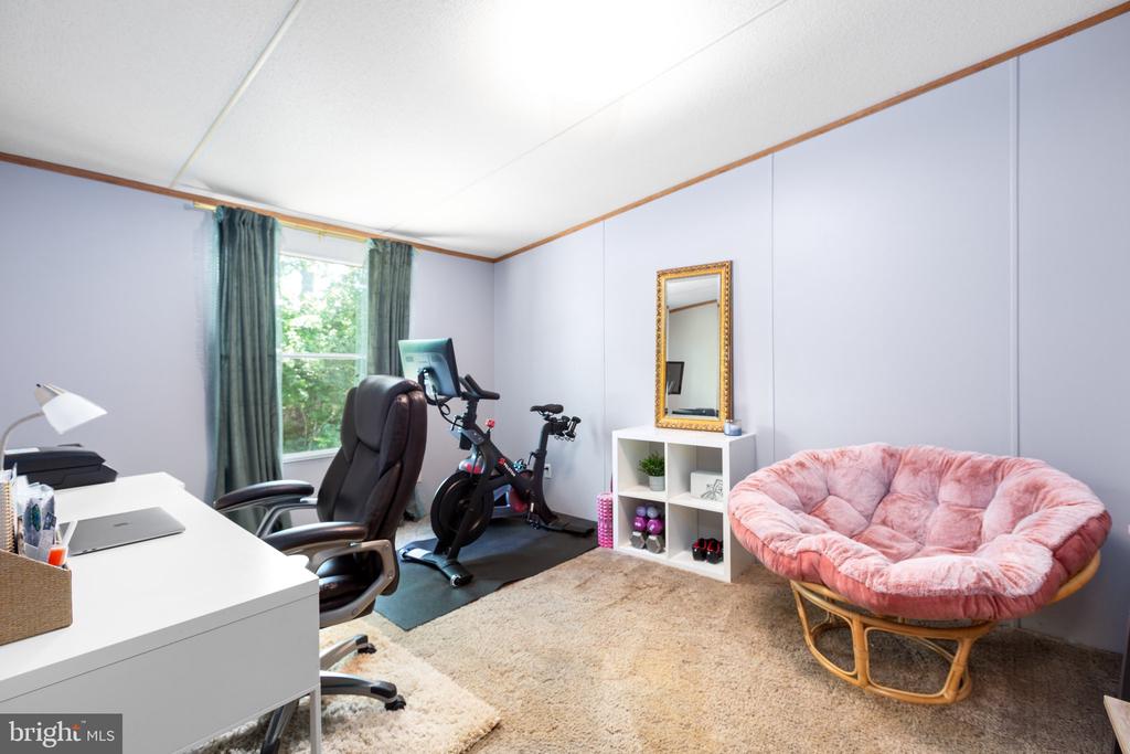 3219 DANBURY CIRCLE