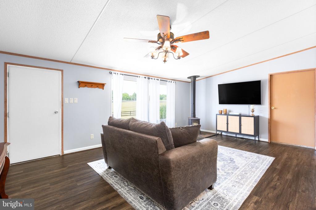 3219 DANBURY CIRCLE