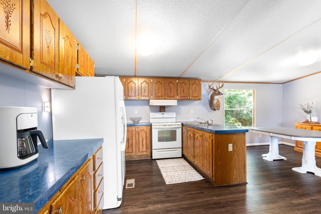 3219 DANBURY CIRCLE