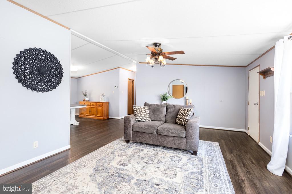 3219 DANBURY CIRCLE