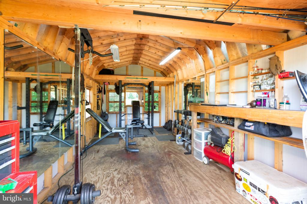 3219 DANBURY CIRCLE