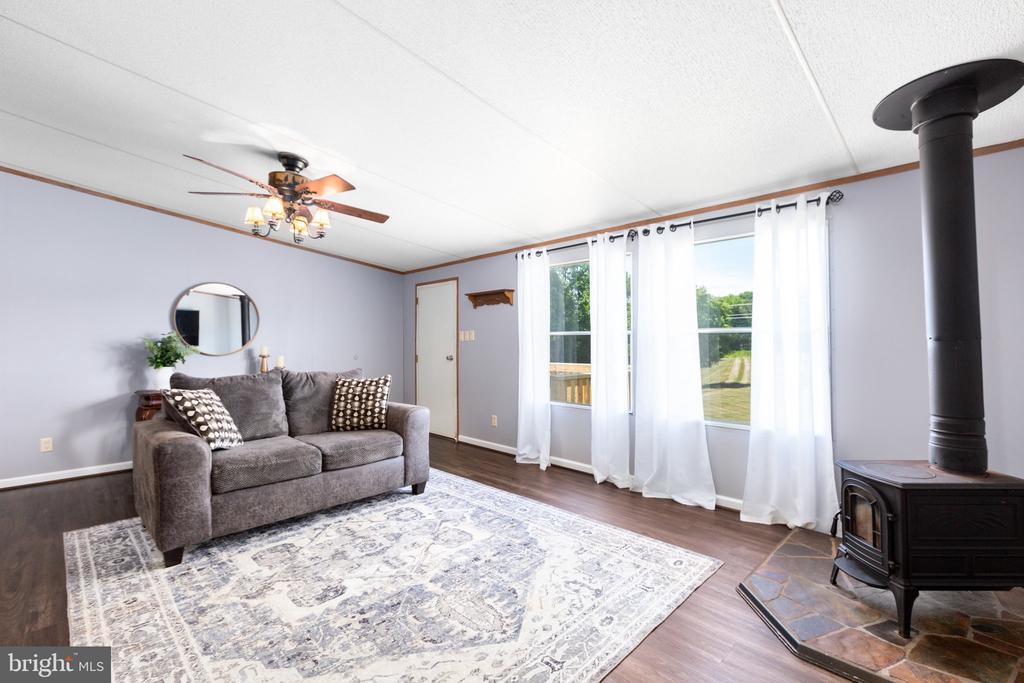 3219 DANBURY CIRCLE
