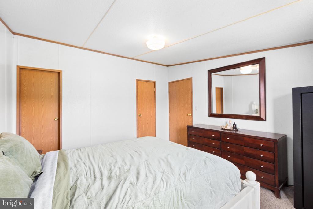 3219 DANBURY CIRCLE