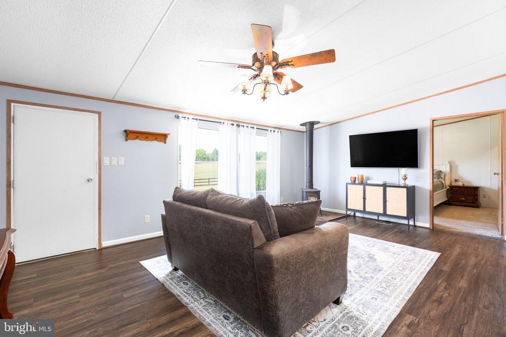 3219 DANBURY CIRCLE