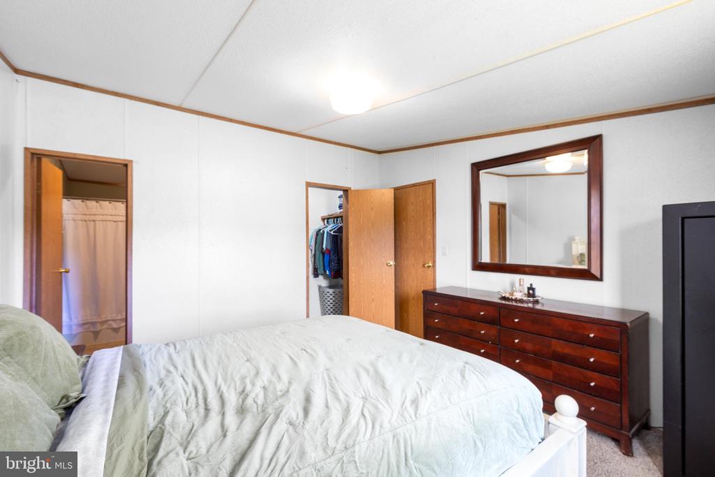 3219 DANBURY CIRCLE