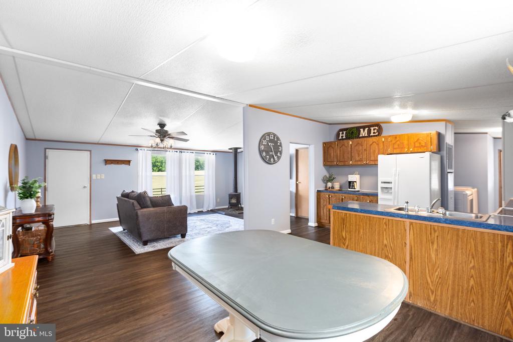 3219 DANBURY CIRCLE