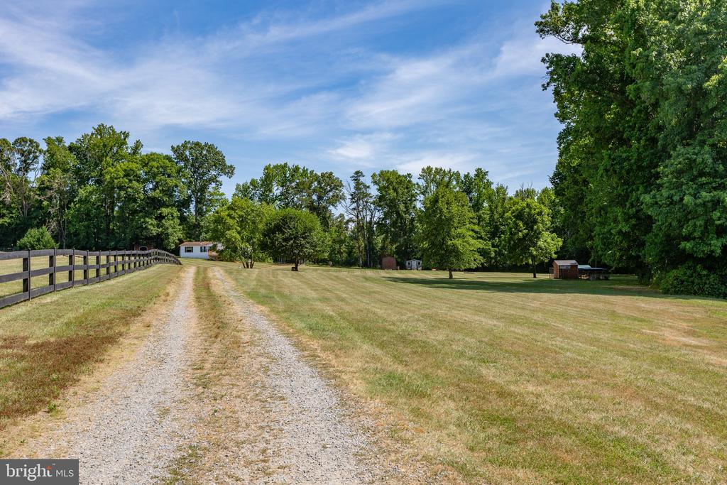 3219 DANBURY CIRCLE
