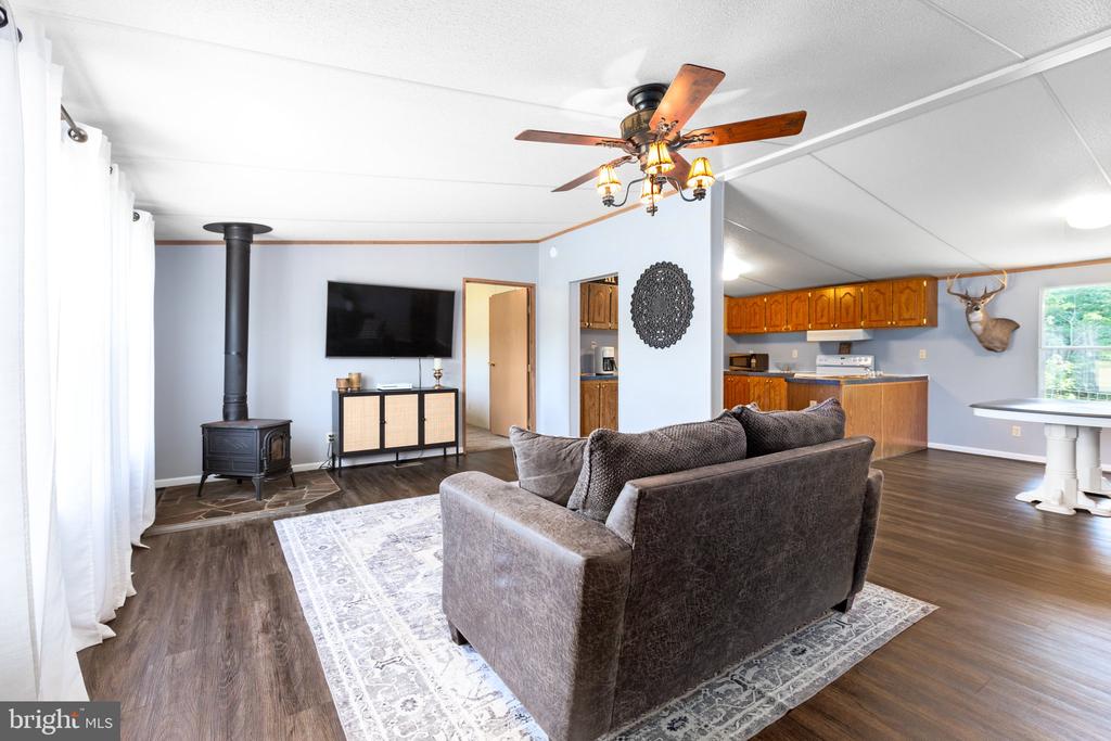 3219 DANBURY CIRCLE