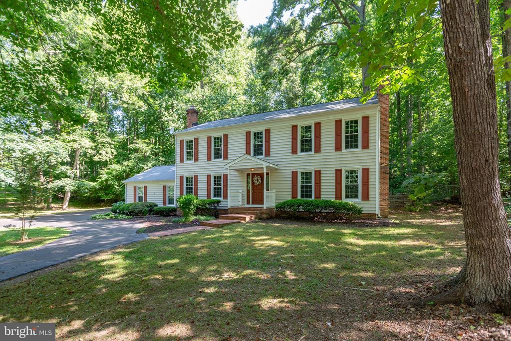 109 BROADFIELD LANE