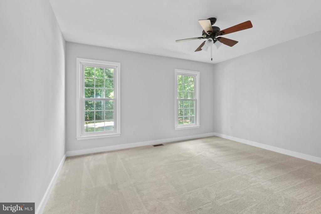 109 BROADFIELD LANE