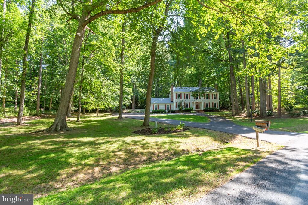 109 BROADFIELD LANE