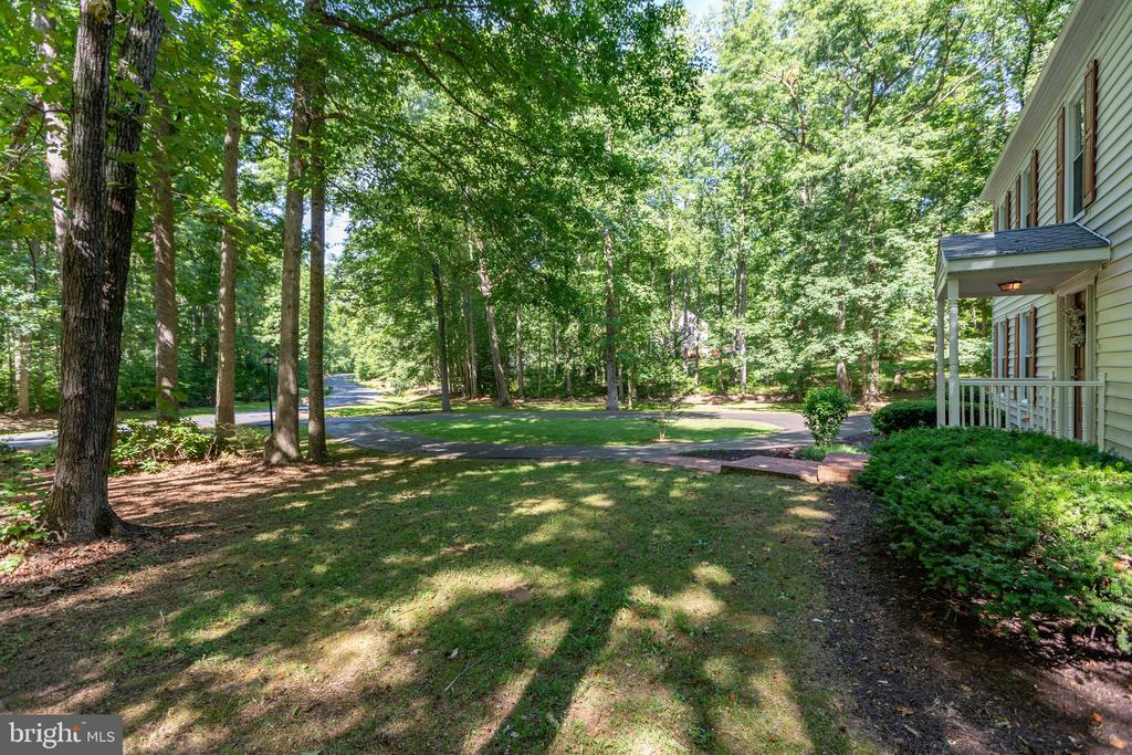 109 BROADFIELD LANE