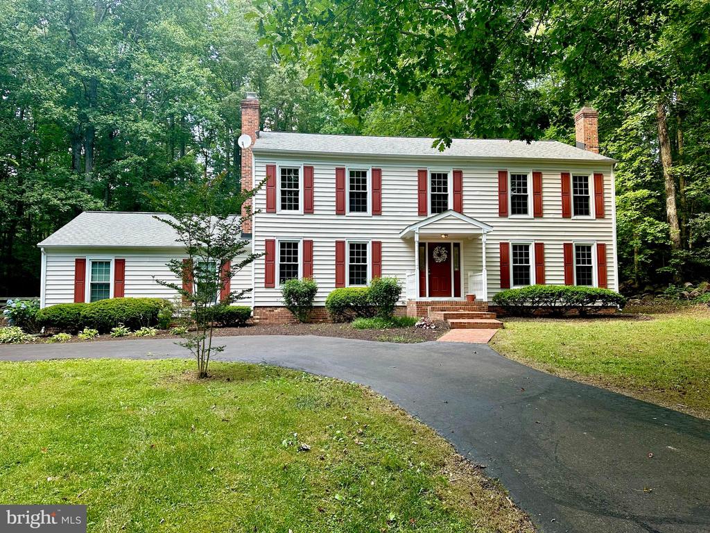 109 BROADFIELD LANE