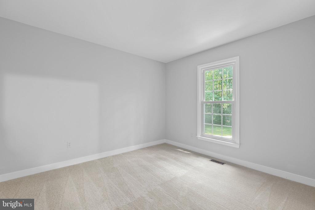 109 BROADFIELD LANE