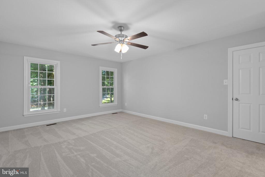 109 BROADFIELD LANE
