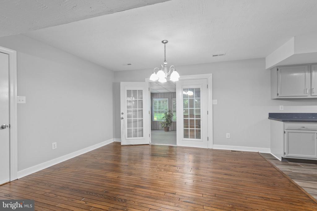 109 BROADFIELD LANE