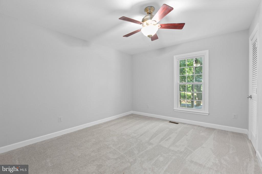 109 BROADFIELD LANE