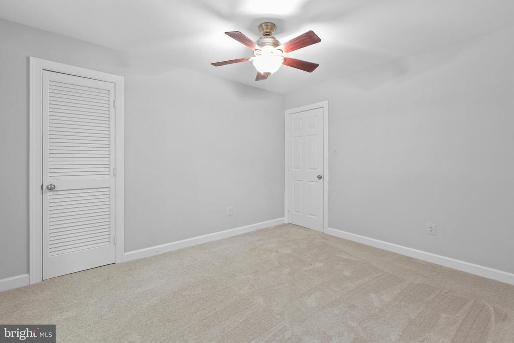 109 BROADFIELD LANE