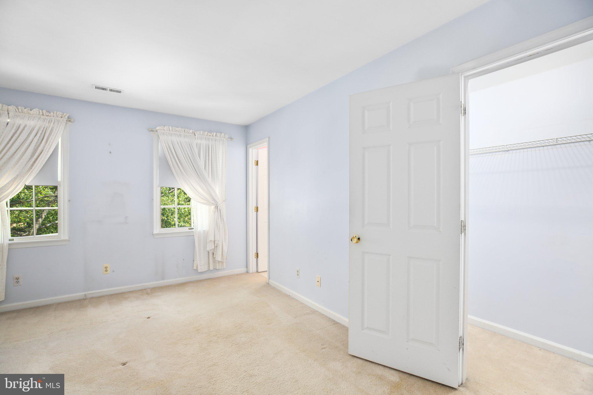 9901 Dominion Forest Cir