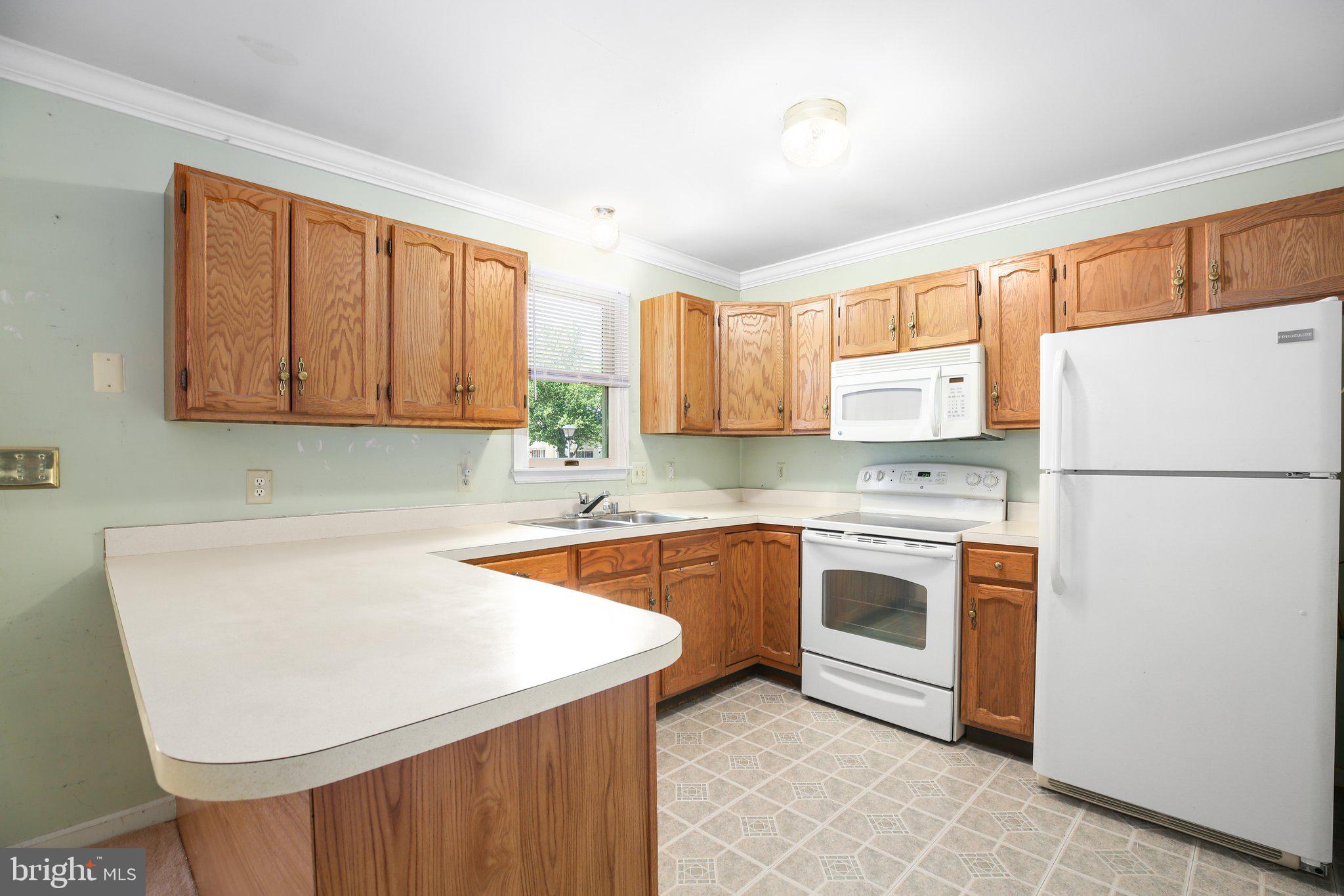 9901 Dominion Forest Cir