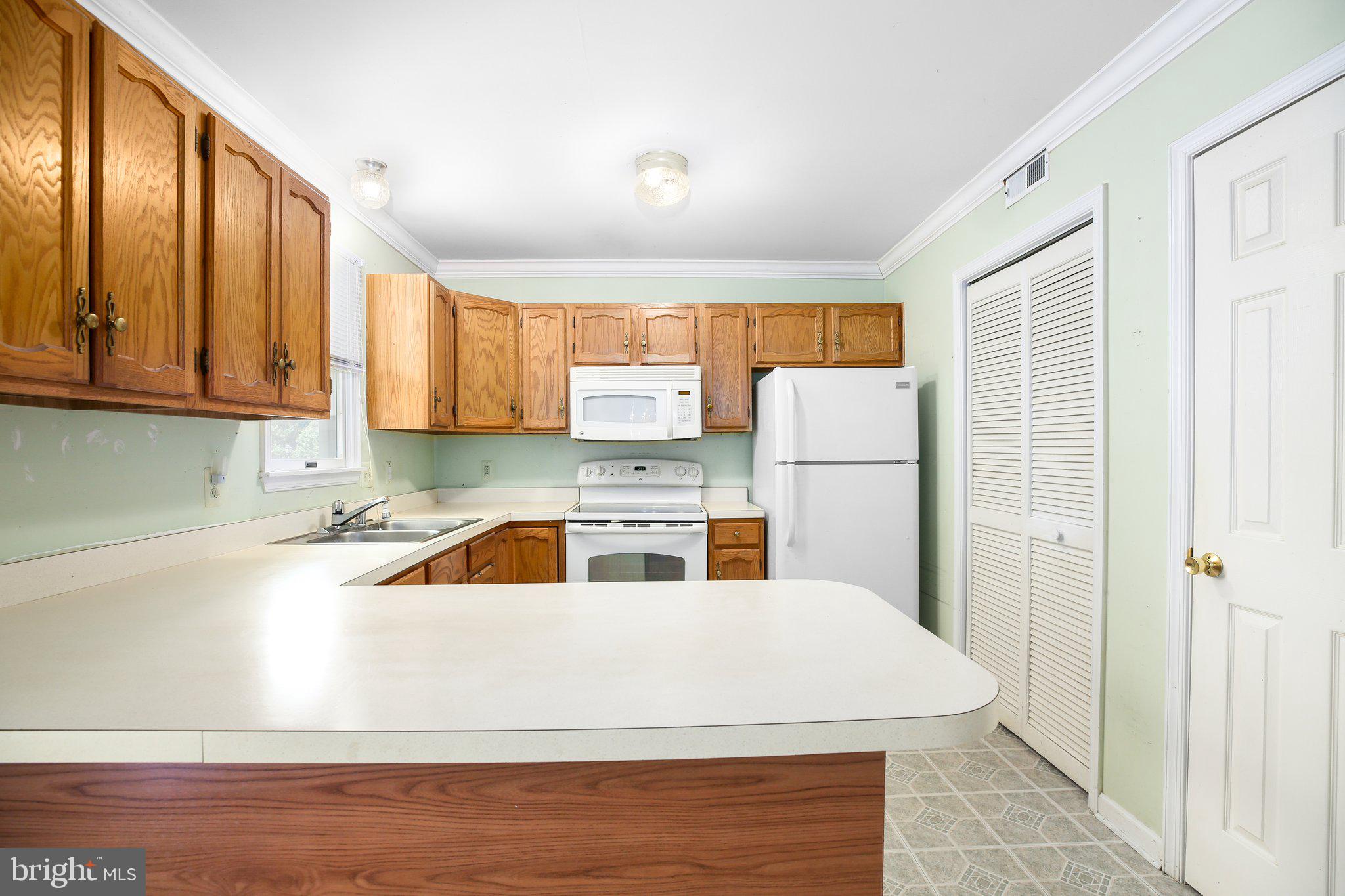 9901 Dominion Forest Cir