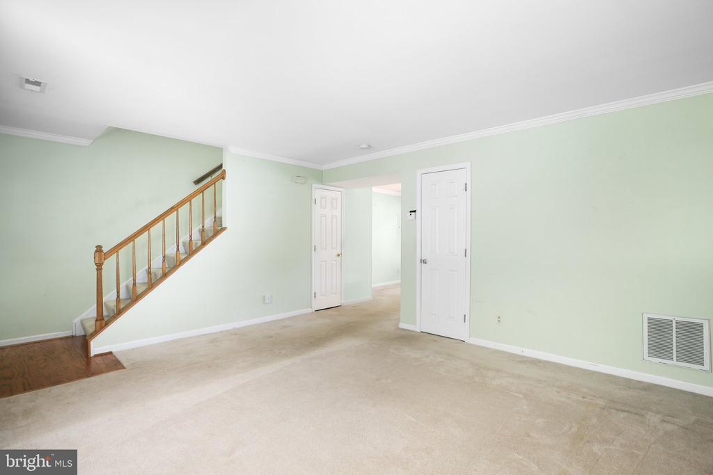 9901 Dominion Forest Cir