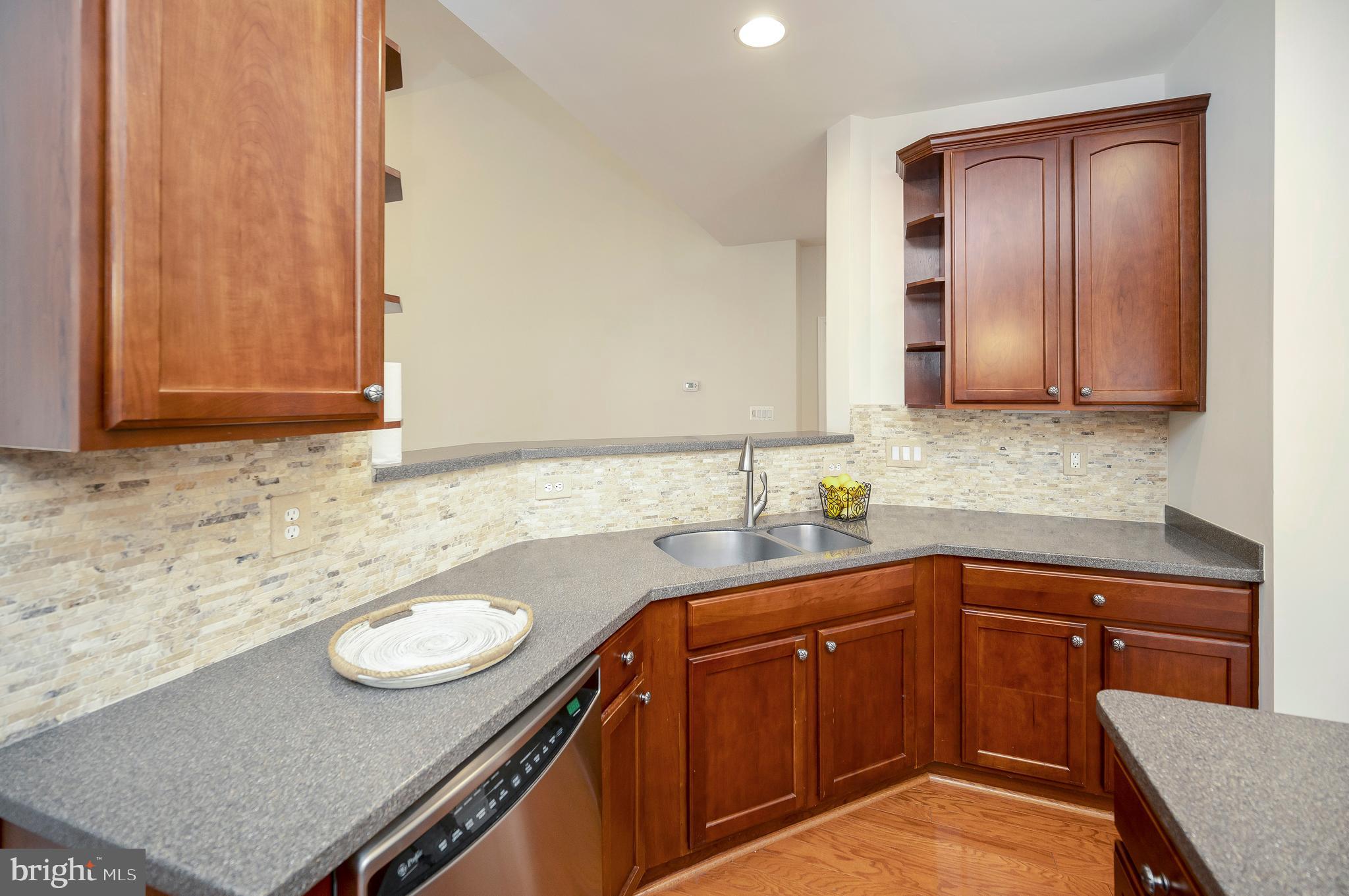 5702 W KESSLERS CROSSING