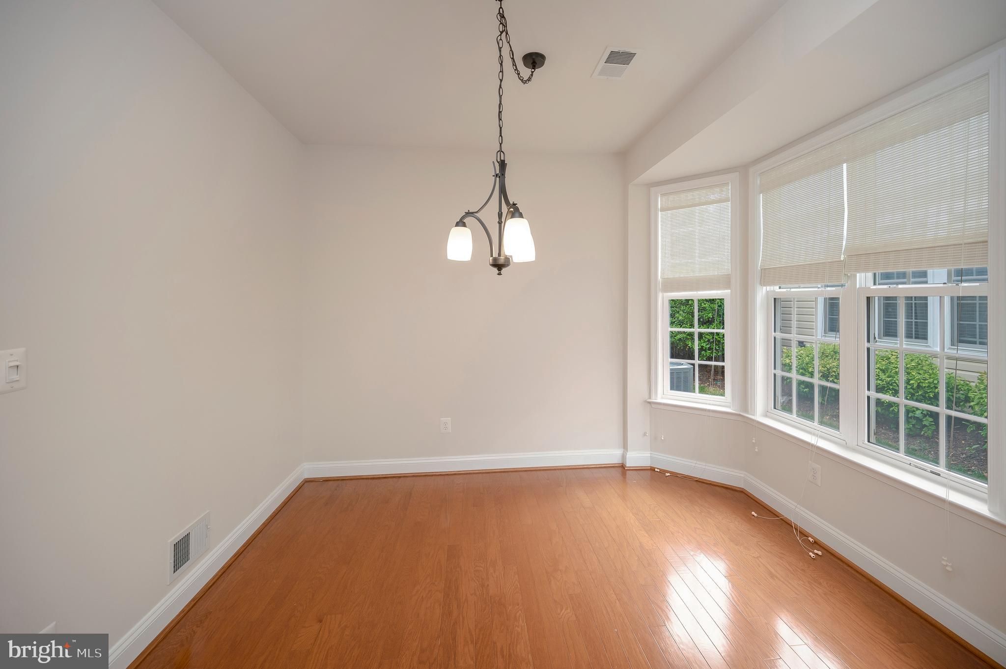 5702 W KESSLERS CROSSING