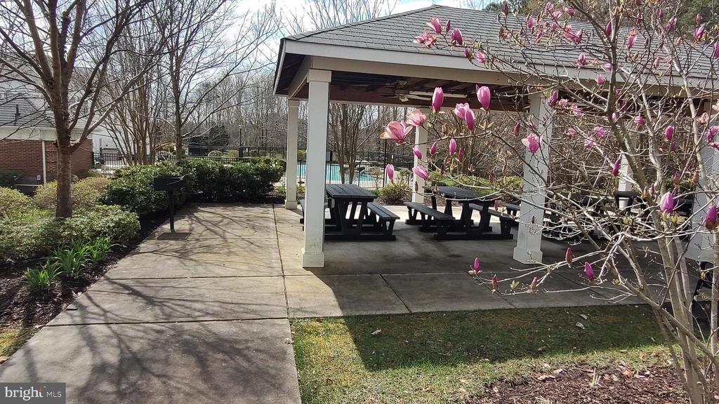 5702 W KESSLERS CROSSING