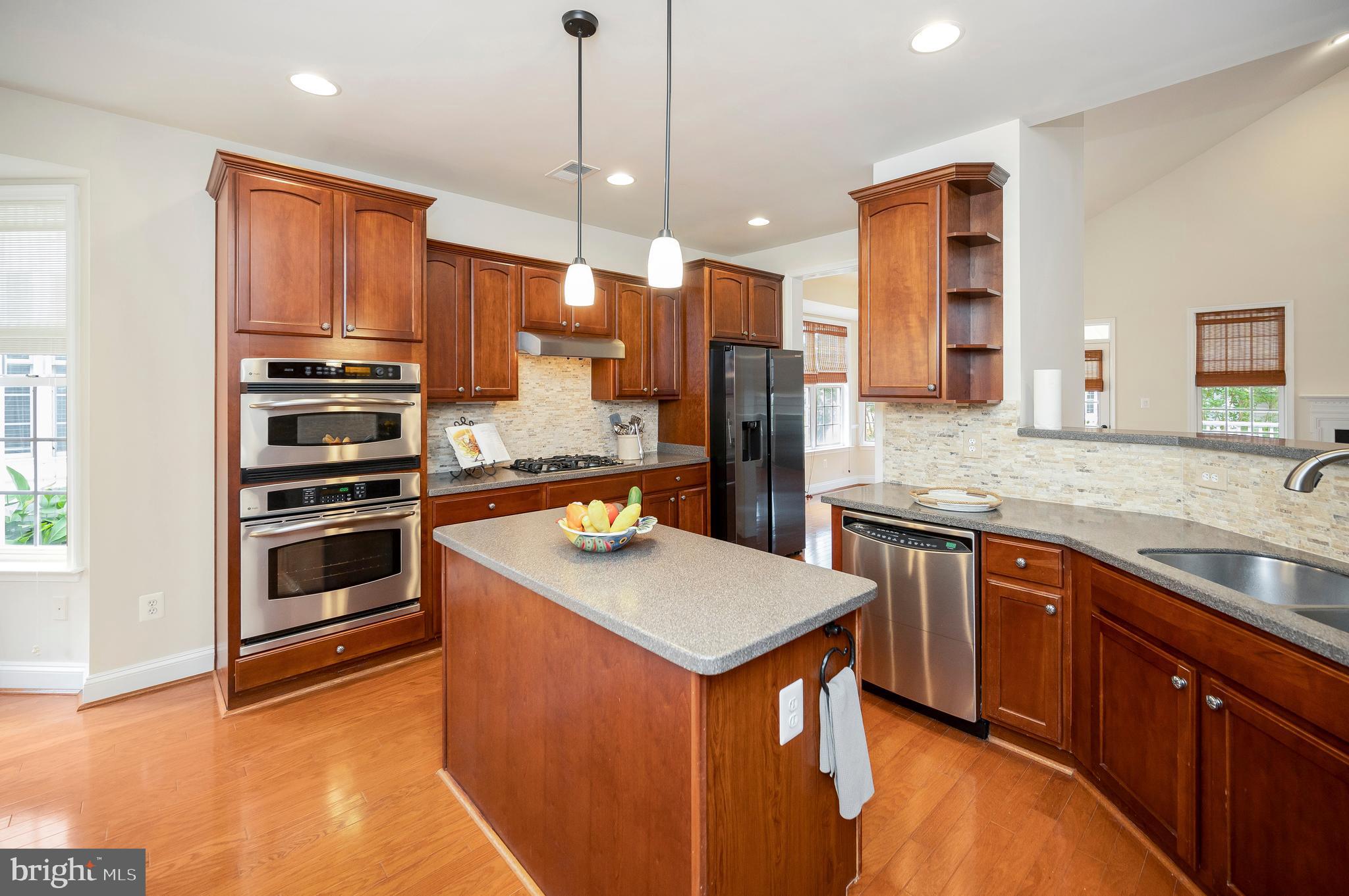 5702 W KESSLERS CROSSING