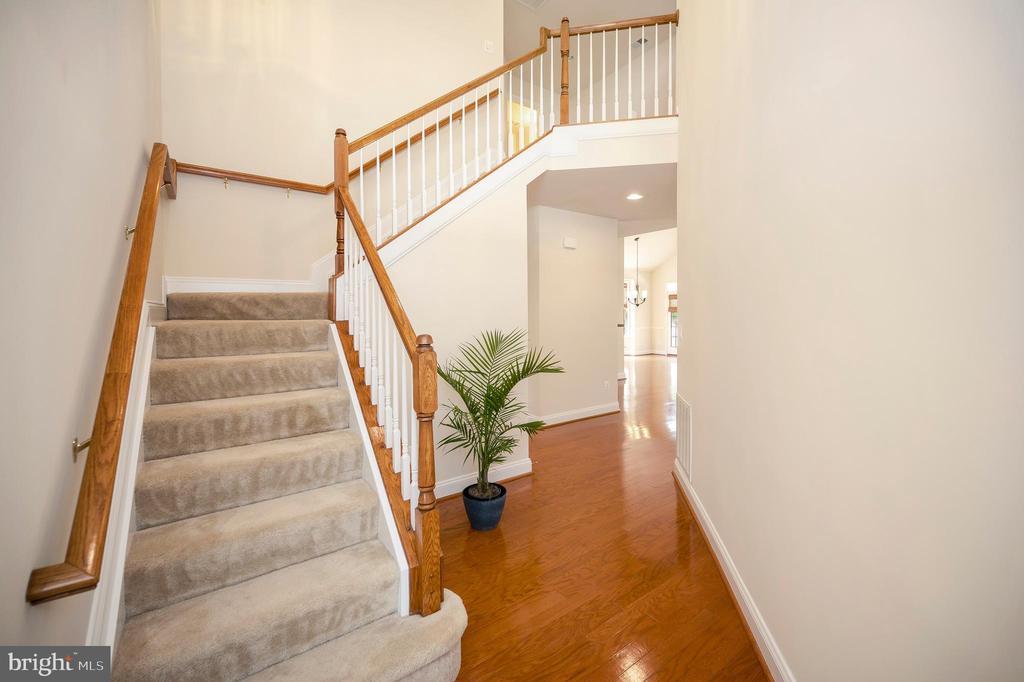 5702 W KESSLERS CROSSING