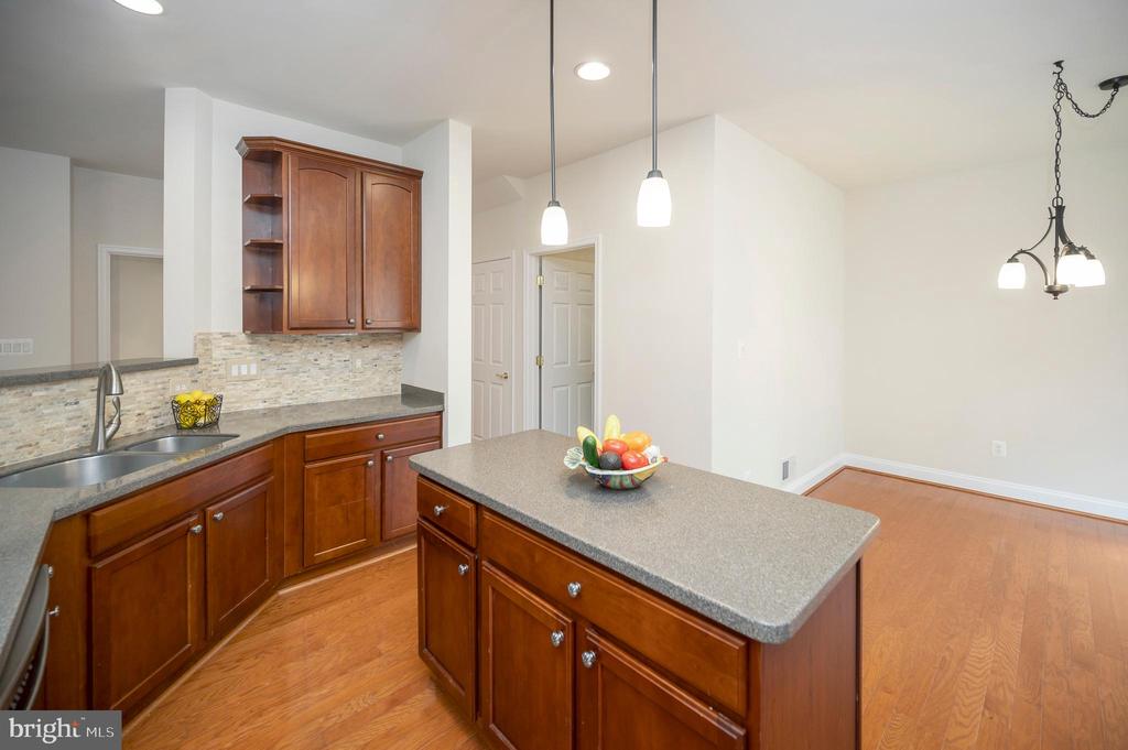 5702 W KESSLERS CROSSING