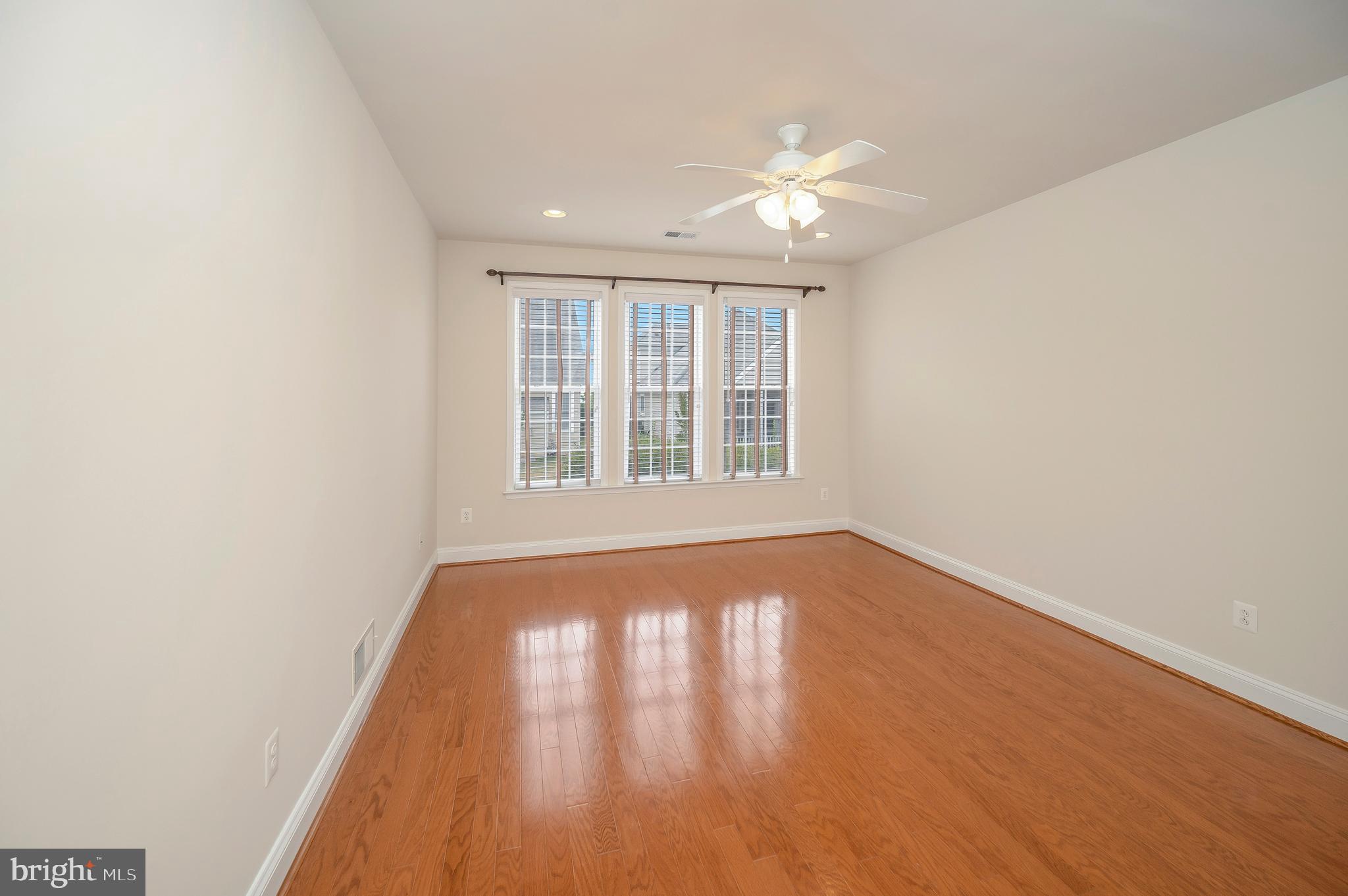 5702 W KESSLERS CROSSING