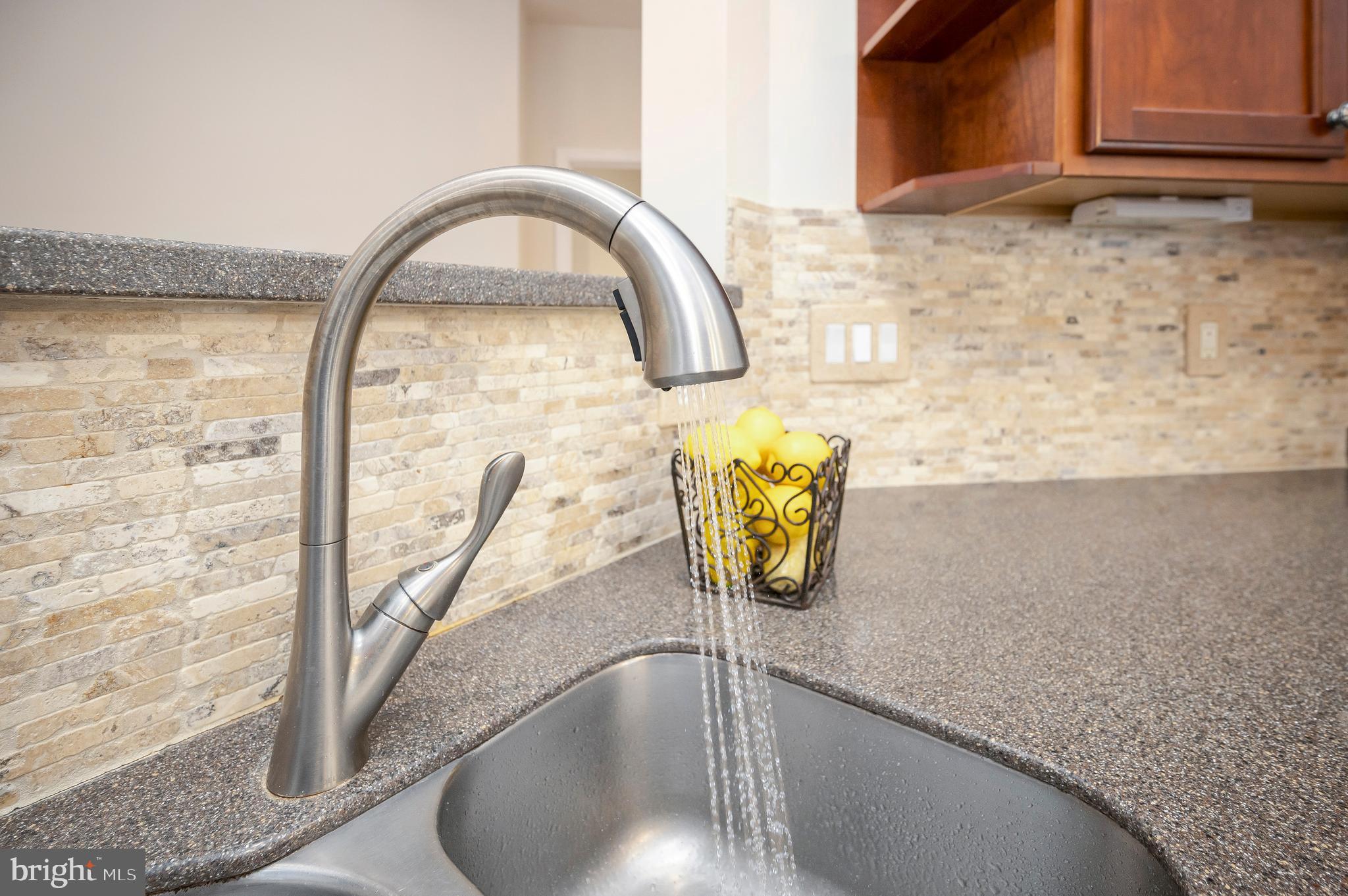 5702 W KESSLERS CROSSING