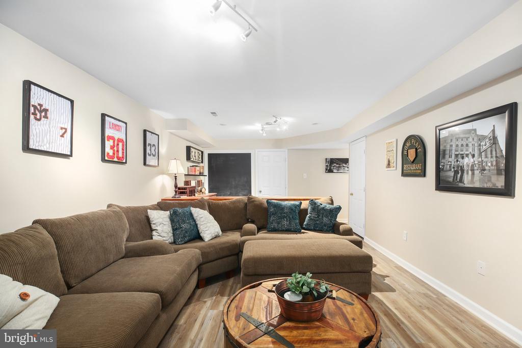 10401 AMHERST CIRCLE
