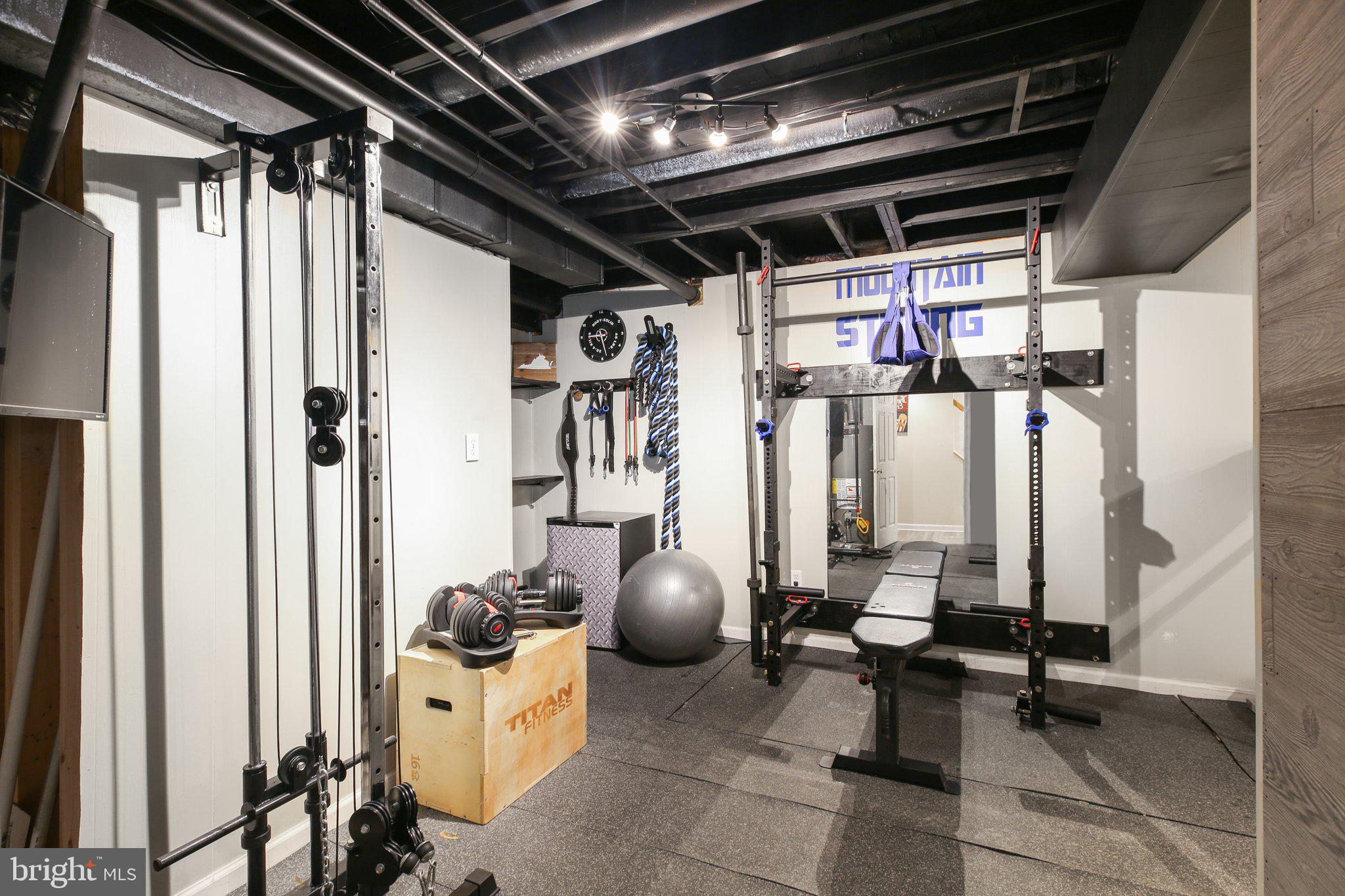 10401 AMHERST CIRCLE