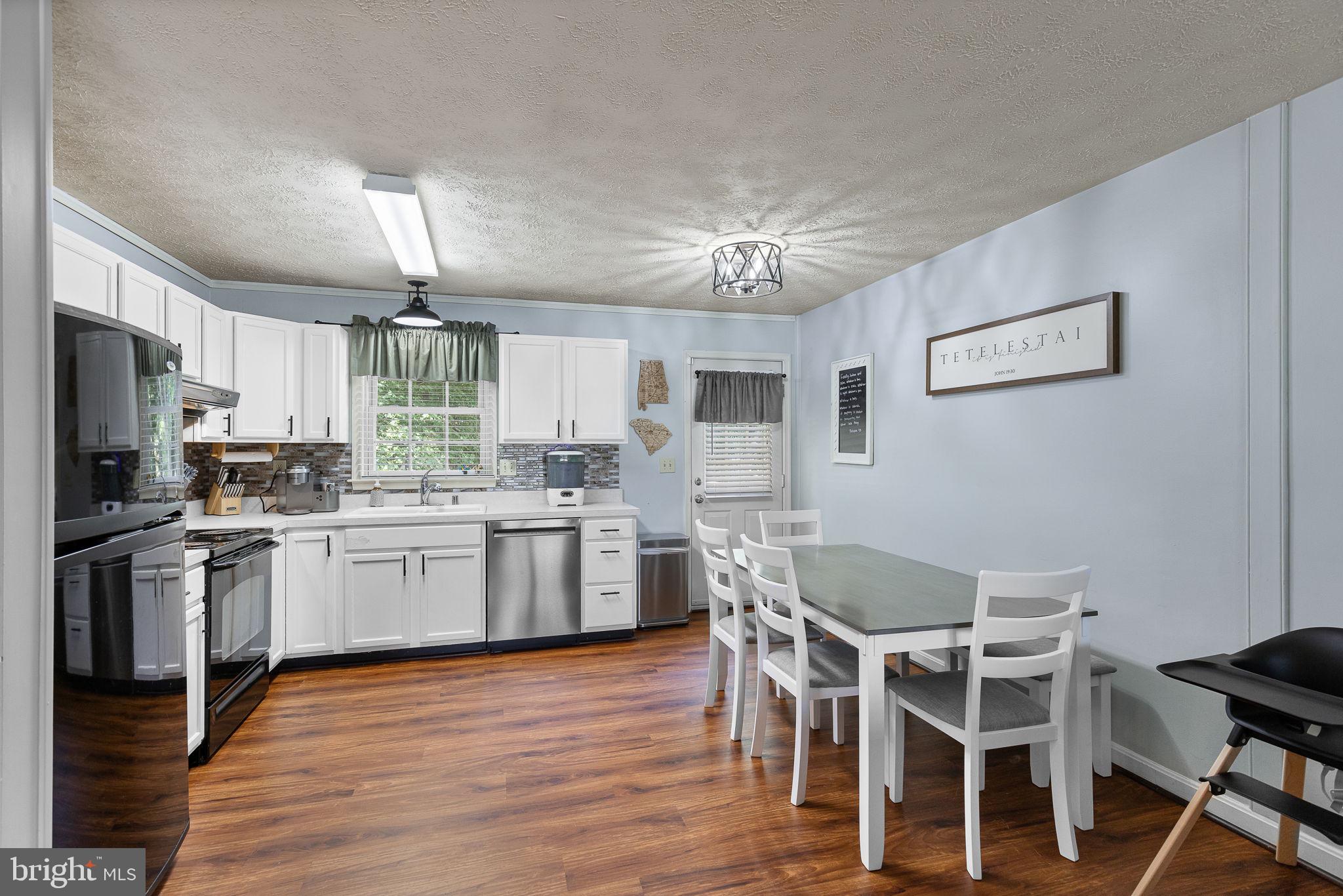 7213 STONE CROSSING DRIVE