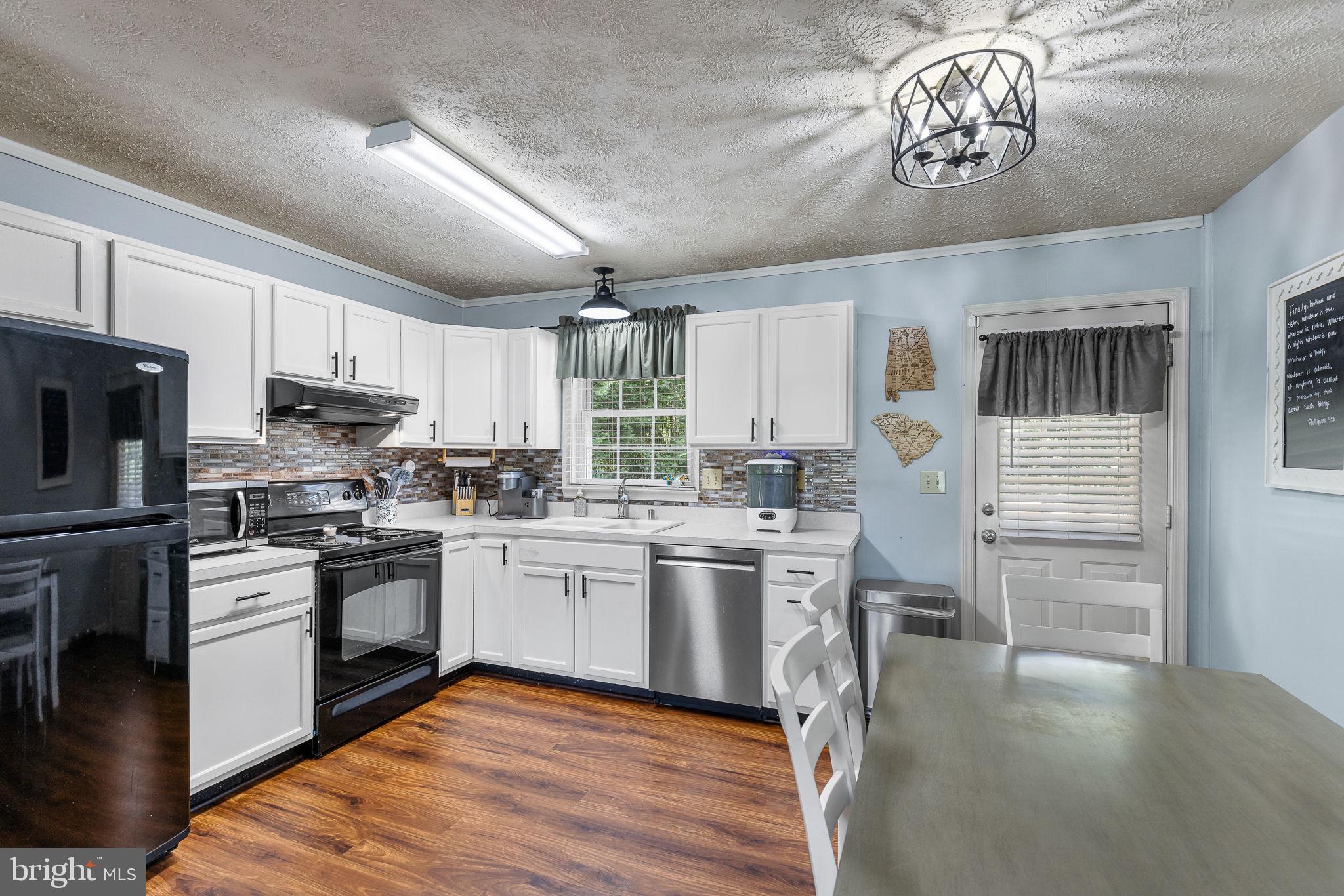 7213 STONE CROSSING DRIVE