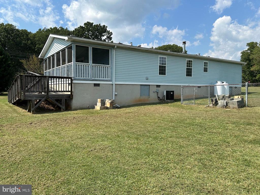 9225 LAWYERS ROAD