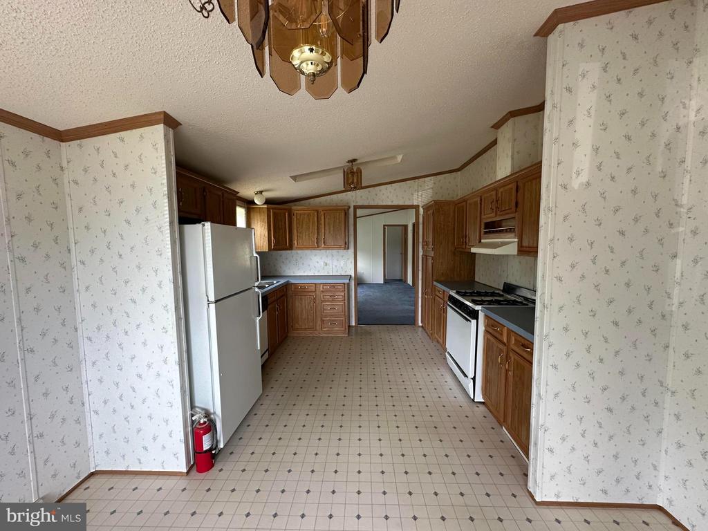 9225 LAWYERS ROAD
