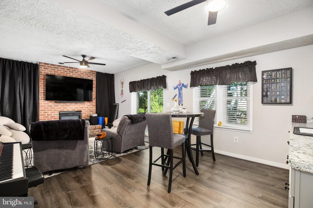 11615 Silverleaf Ln