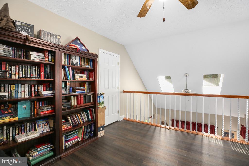 11615 Silverleaf Ln