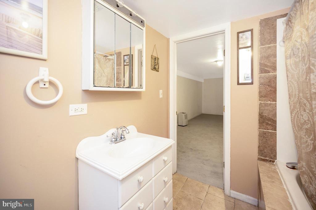 3948 MINE ROAD