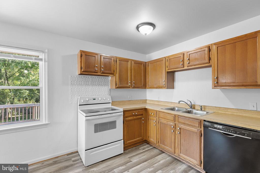 1106 DEWBERRY DRIVE