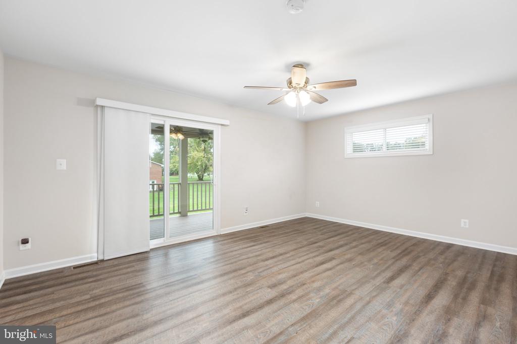 10716 Fairview Rd