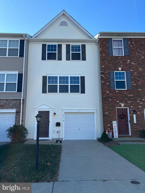 2318 DRAKE LANE