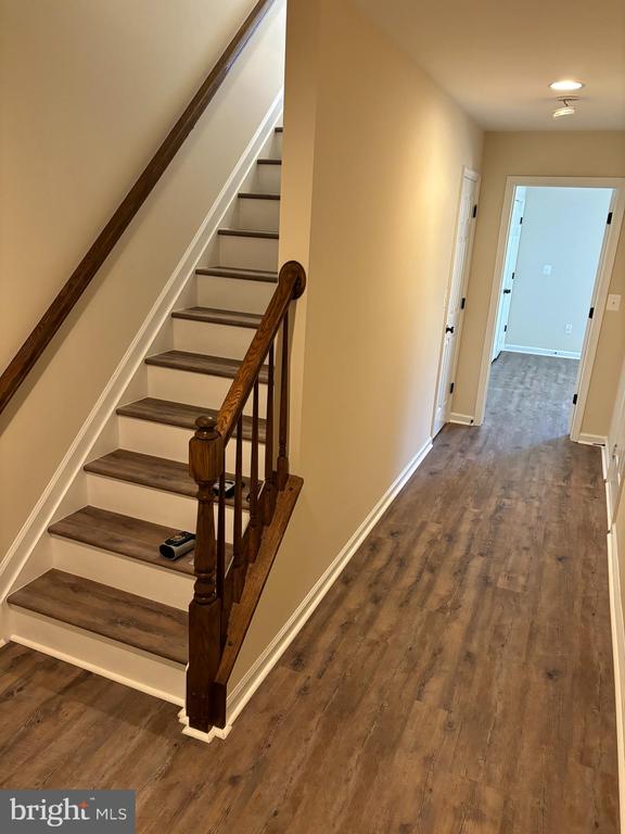 2318 DRAKE LANE