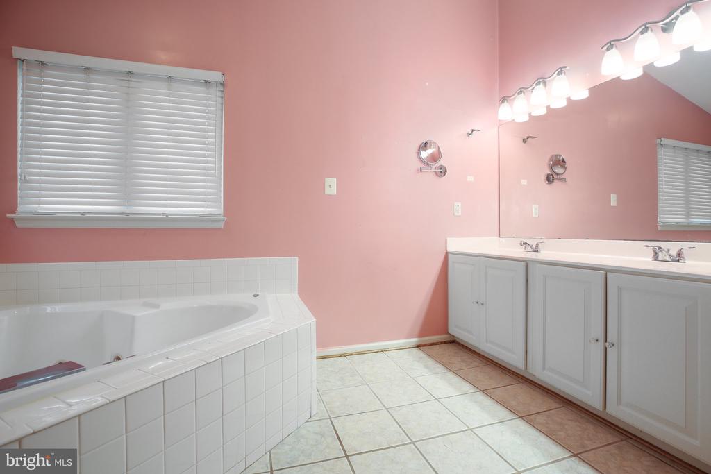 3714 Carlyle Ct